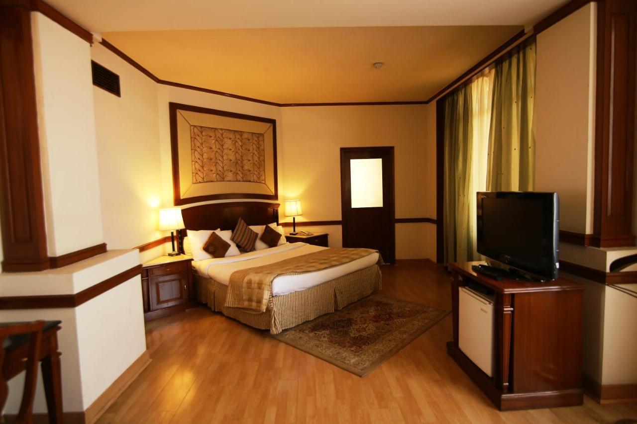 Hotel President Джаландхар Экстерьер фото